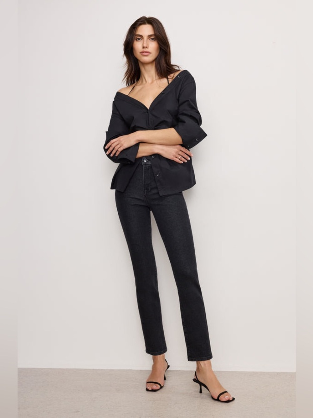 Good American Good Legs Straight Jeans in Black184